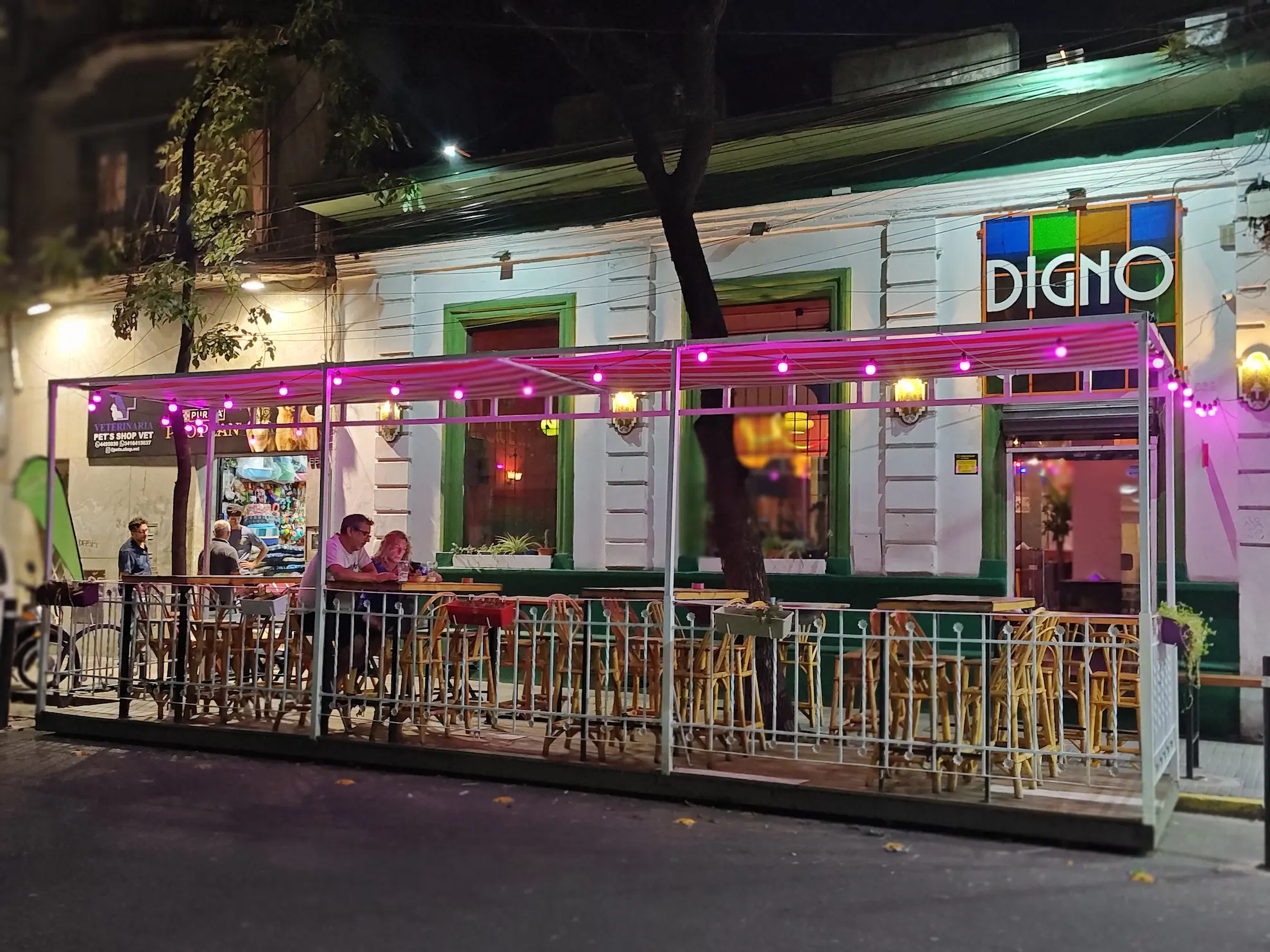 Digno Bar Barrio Martín en 3 de Febrero 562, Rosario