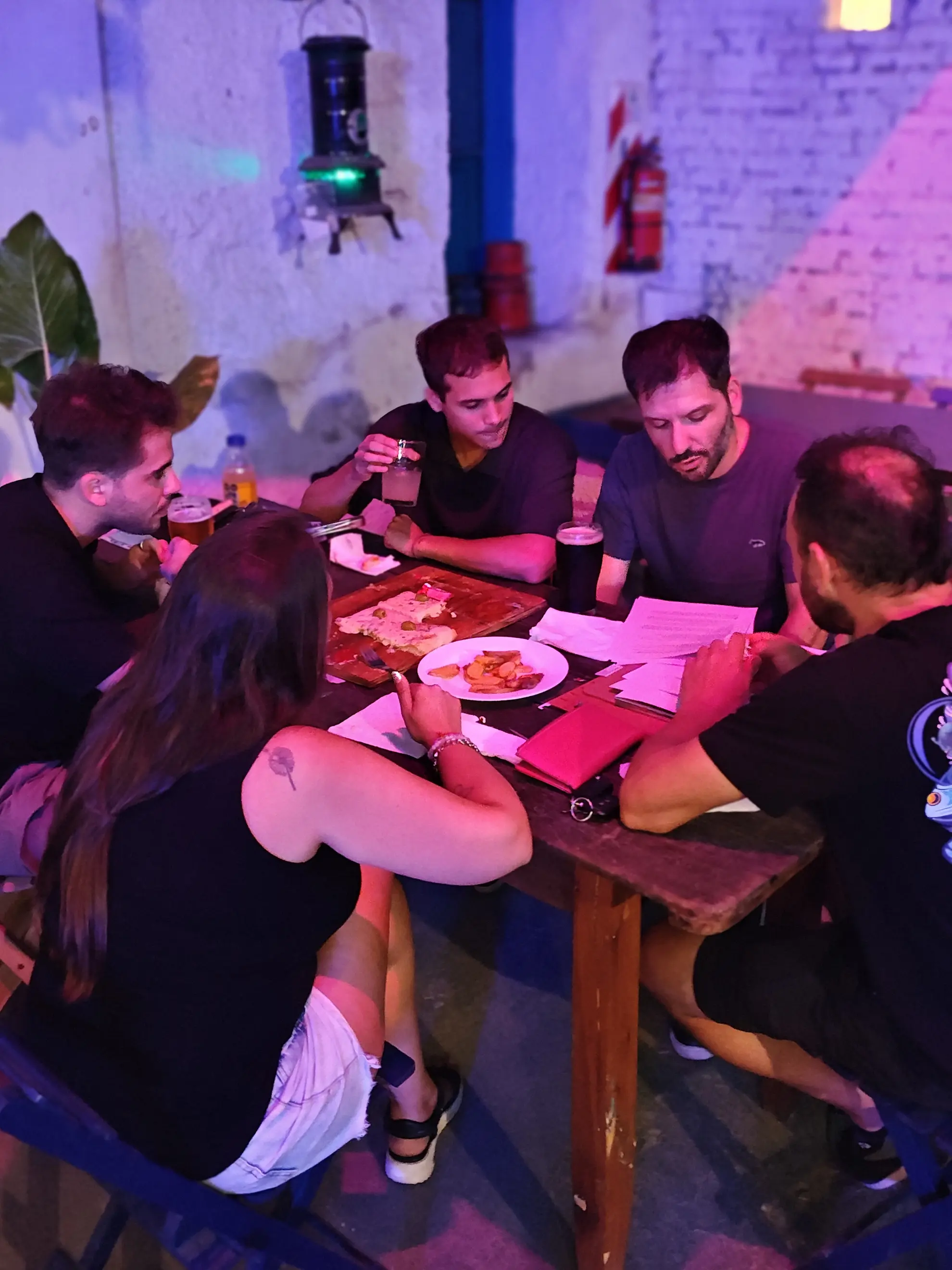 Noche temática Mystery Night con juegos, gastronomía y tragos en Digno Bar Rosario